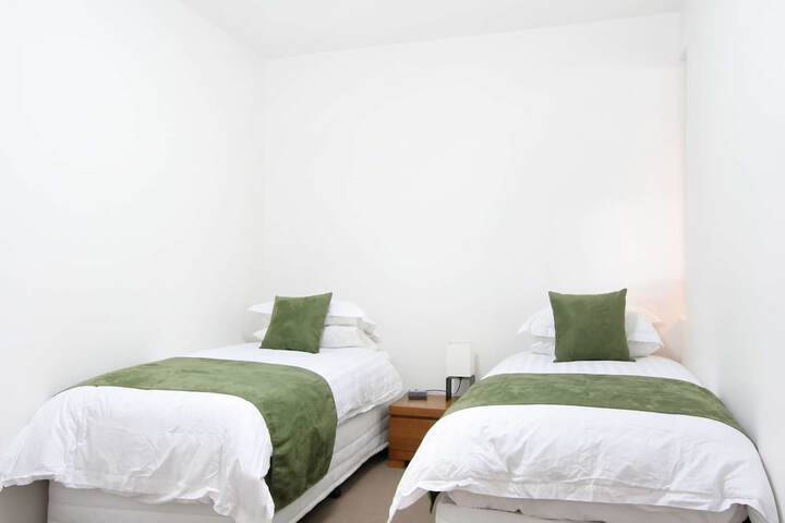 Room 2 of 7
