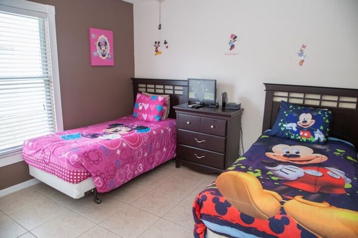 Room 5 of 27