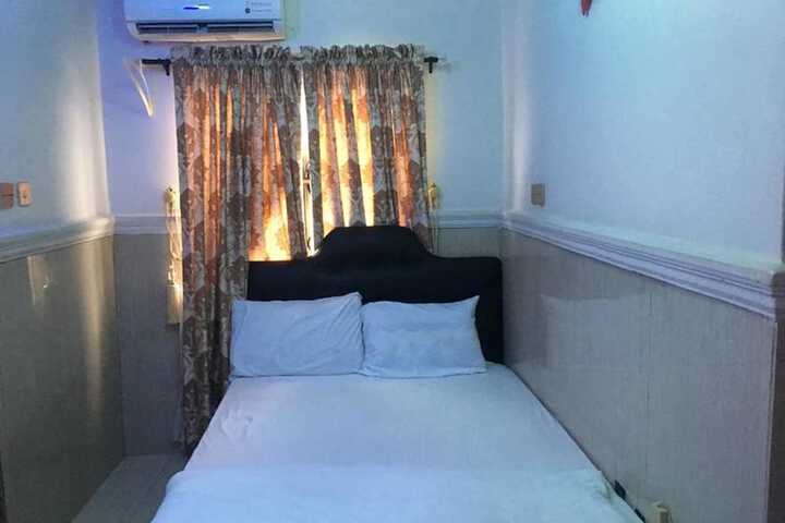 Room 3 of 17