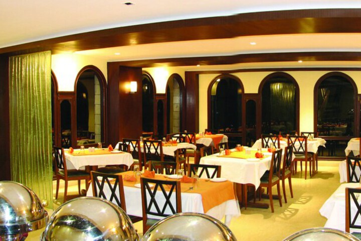Dining 37 of 54