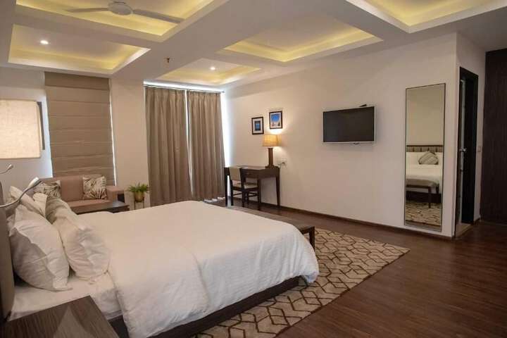 Room 15 of 42