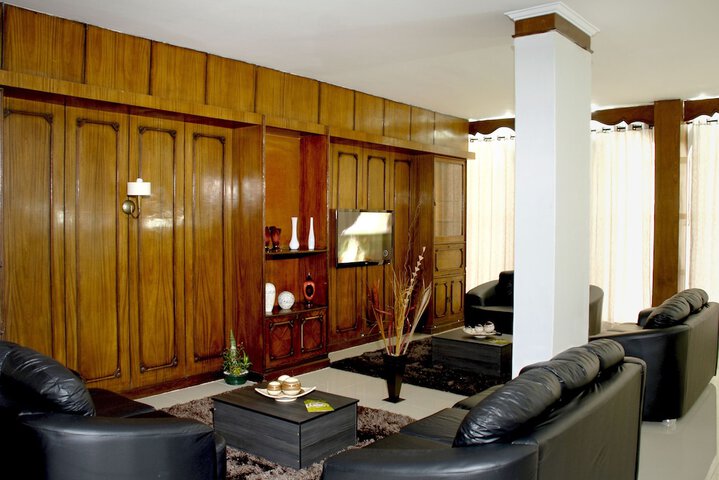 Guest Lobby