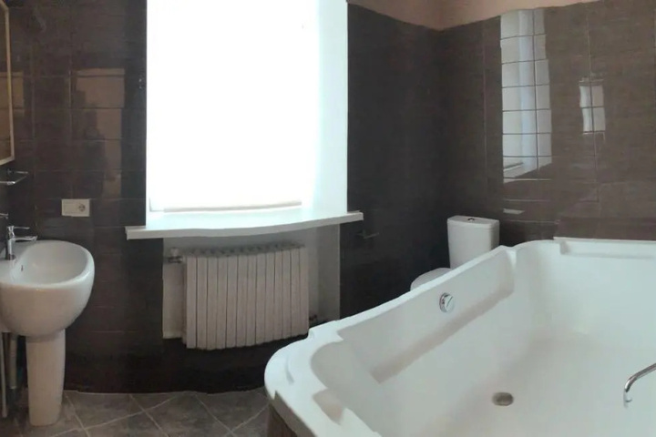 Room 18 of 18