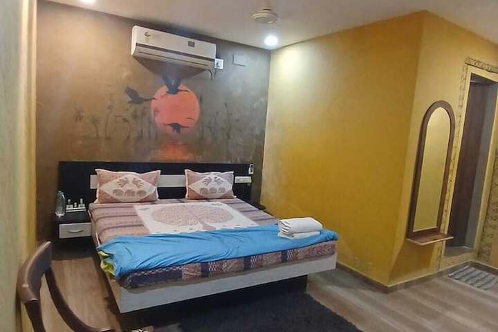 Room 3 of 7