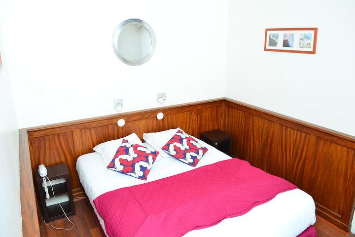 Room 12 of 41