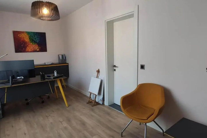 Room 9 of 17