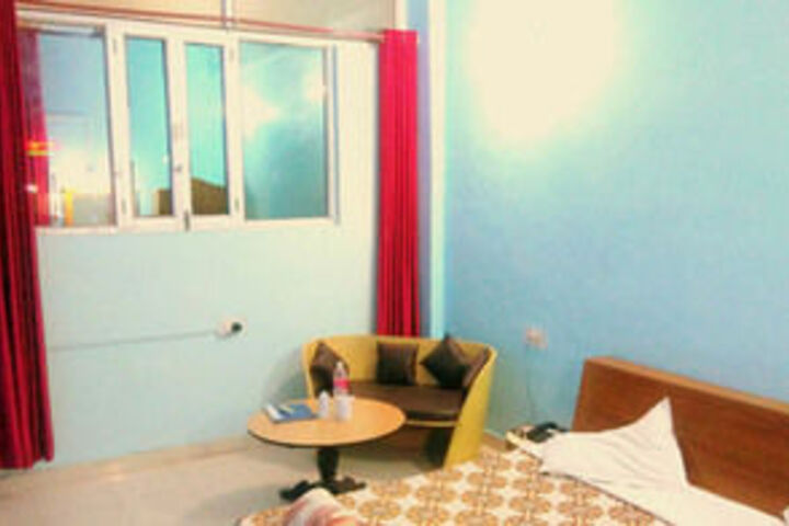 Room 9 of 20