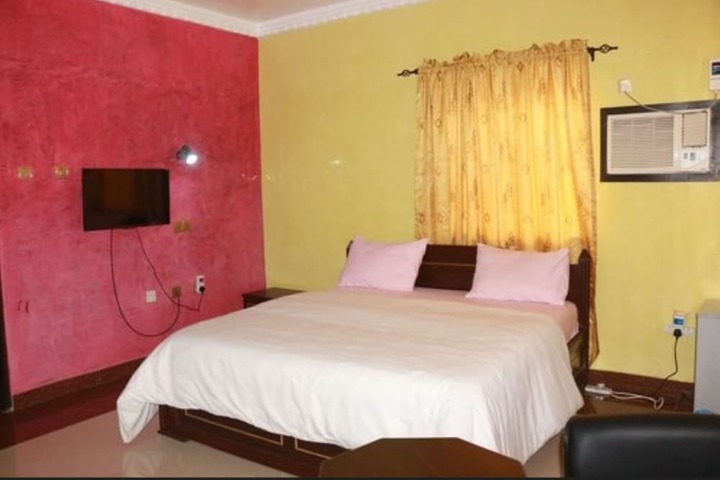 Room 14 of 29
