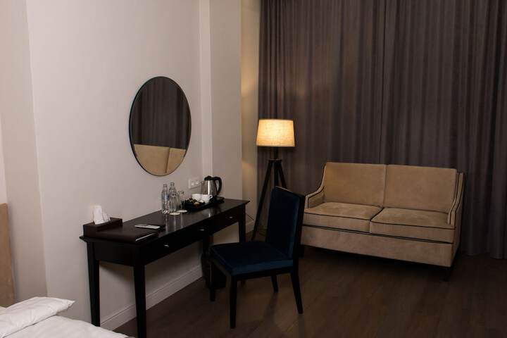 Room 9 of 43