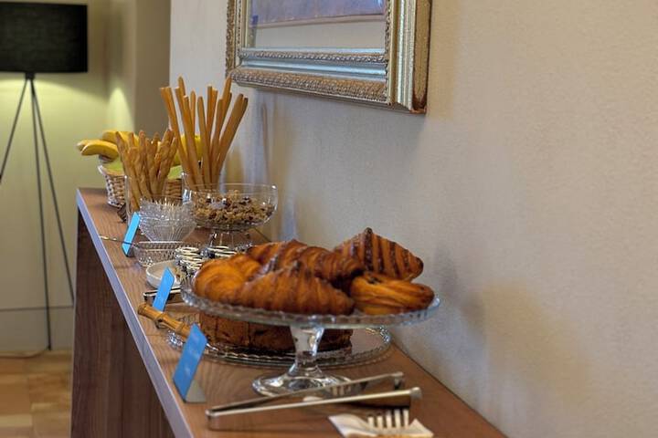 Breakfast/Coffee Service 39 of 62