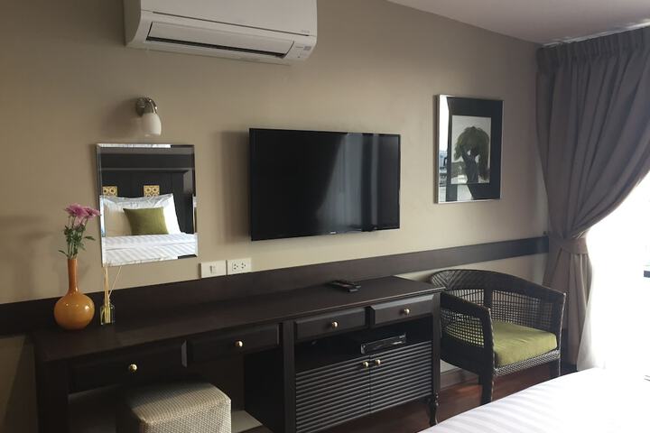 Room 25 of 49