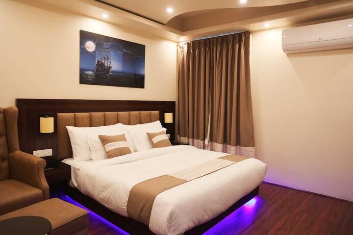 Room 3 of 30