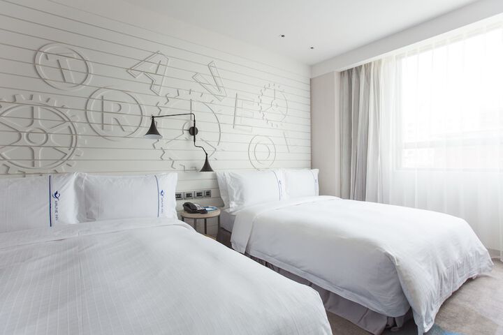 Room 31 of 65