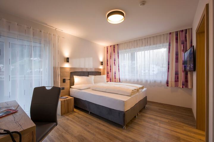 Room 14 of 133