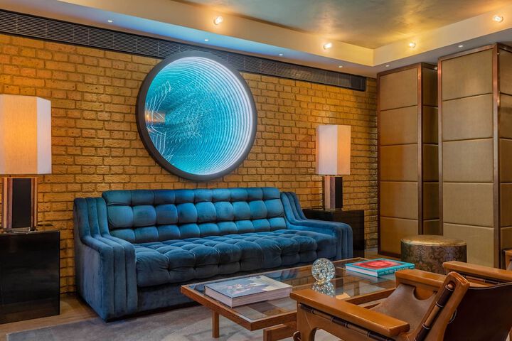 Entrance & Lobby