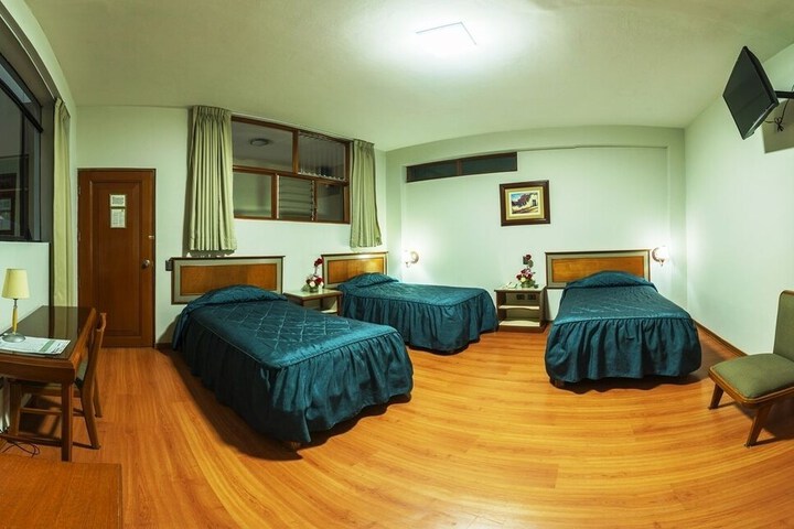 Room 2 of 35