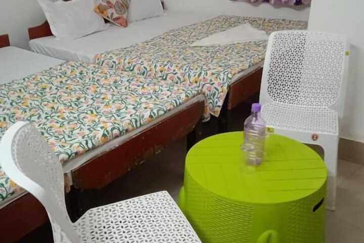 Room 3 of 10