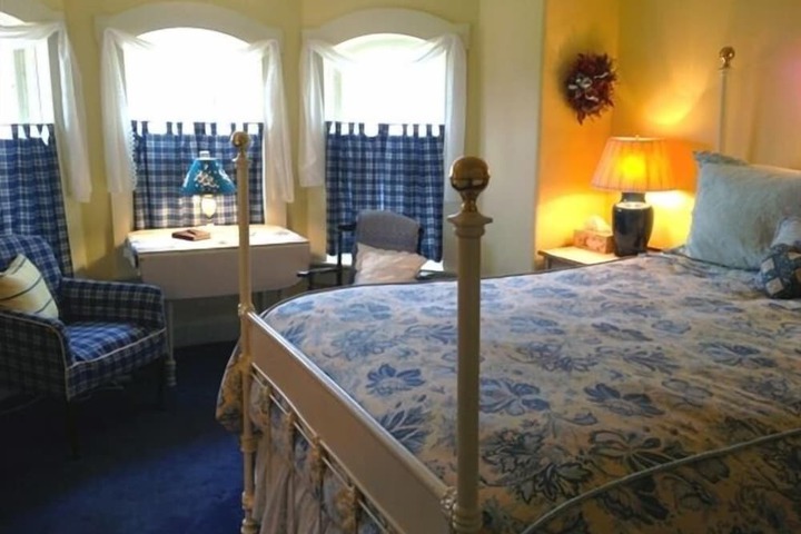 Room 3 of 20