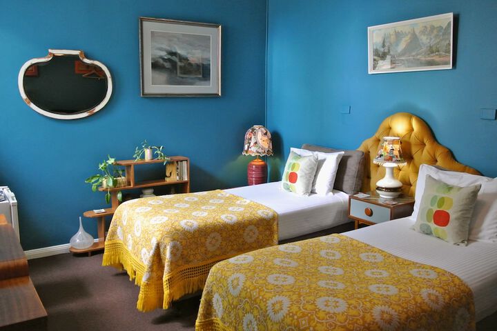 Room 32 of 69