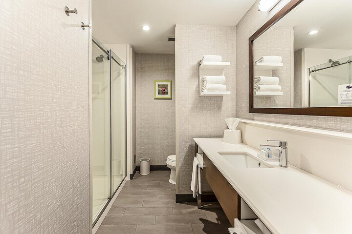 Room 52 of 94