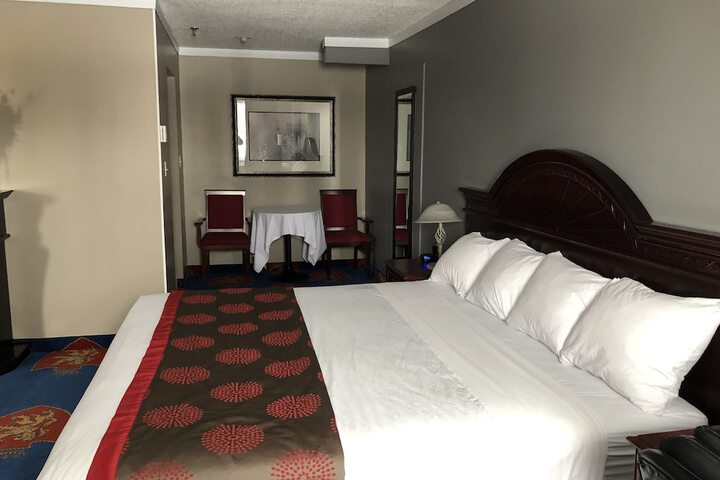 Room 10 of 70