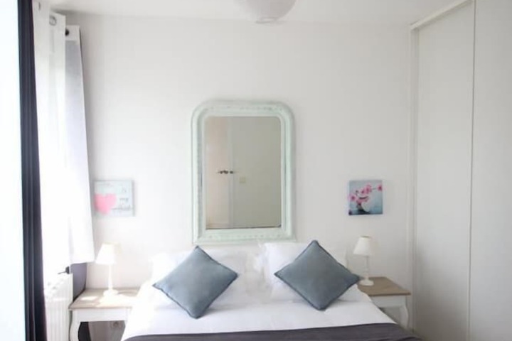 Room 15 of 164