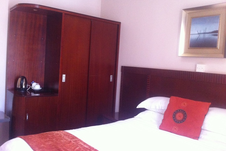 Room 4 of 24