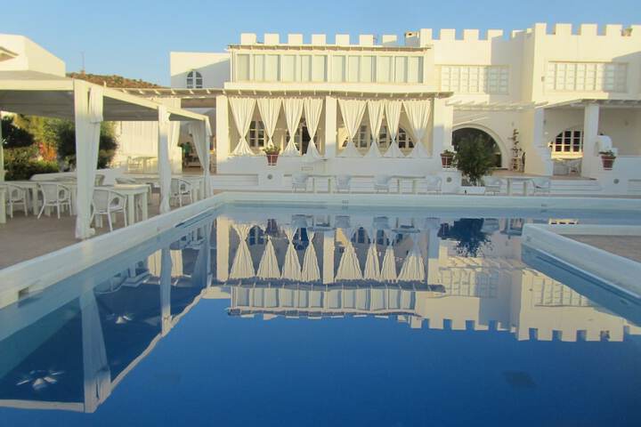 Pools & Facilities
