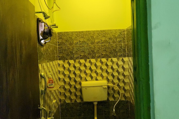Room 11 of 20