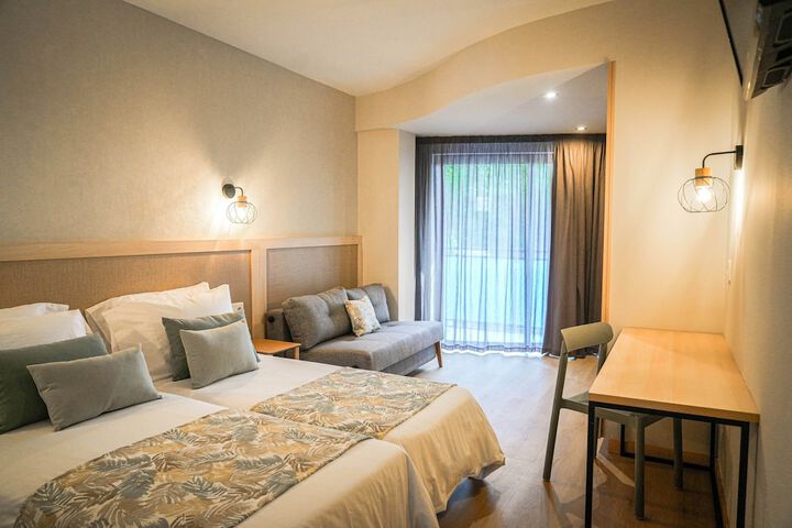 Room 4 of 30