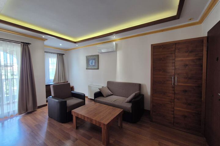 Room 11 of 26