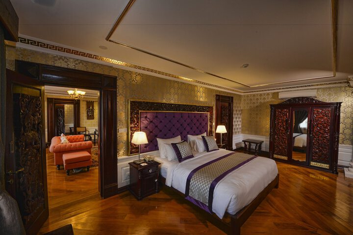 Room 7 of 48