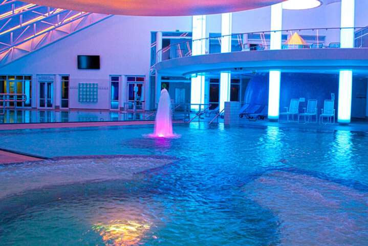 Pool 21 of 48