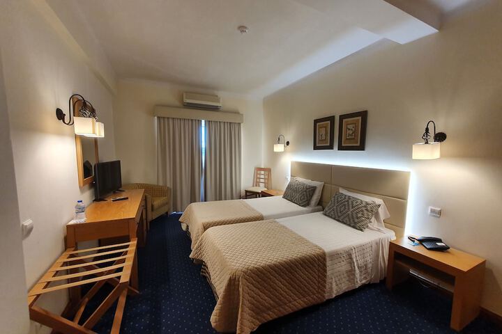Room 8 of 36