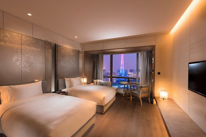 Room 25 of 105