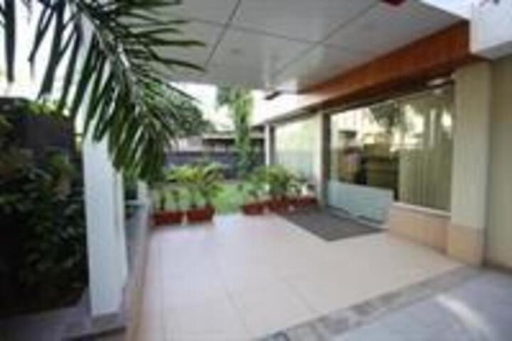 OYO Premium Gandhi Ashram Road II