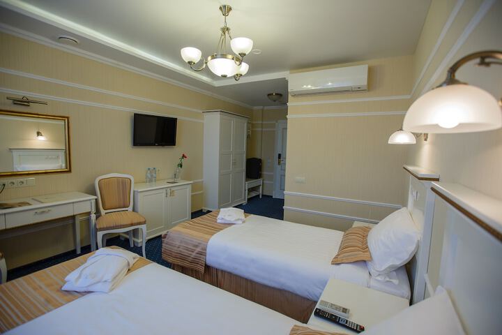 Room 8 of 41