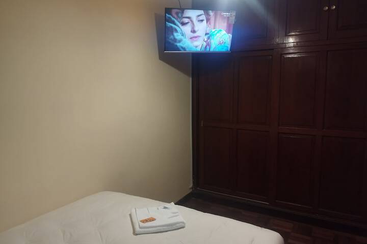 Room 9 of 17