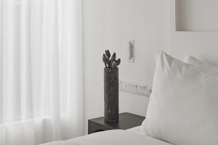 Room 25 of 147