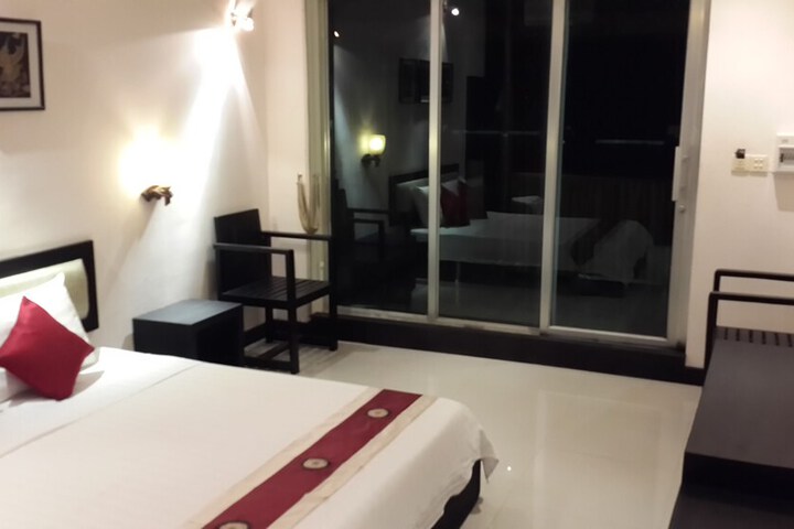 Room 12 of 69