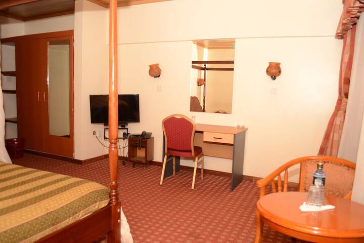 Room 22 of 97