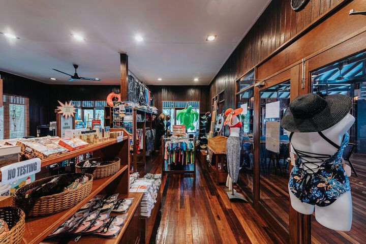 Gift Shop 128 of 414