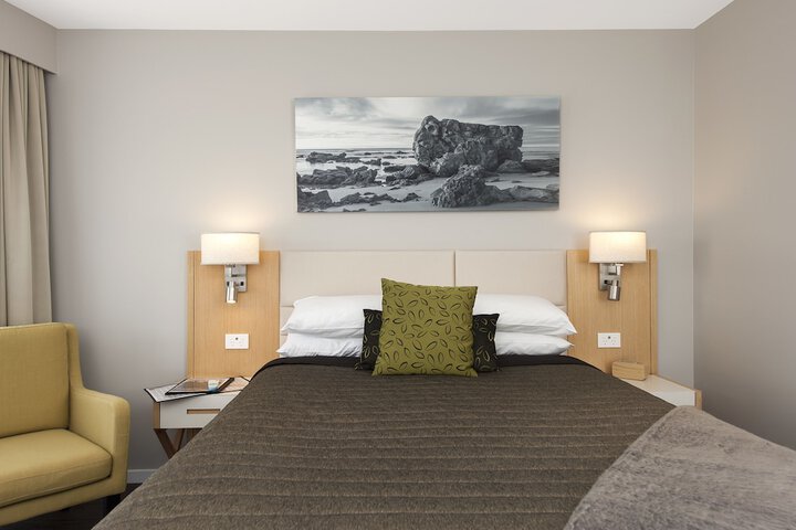 Room 3 of 63