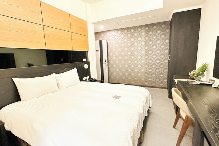 Room 30 of 65