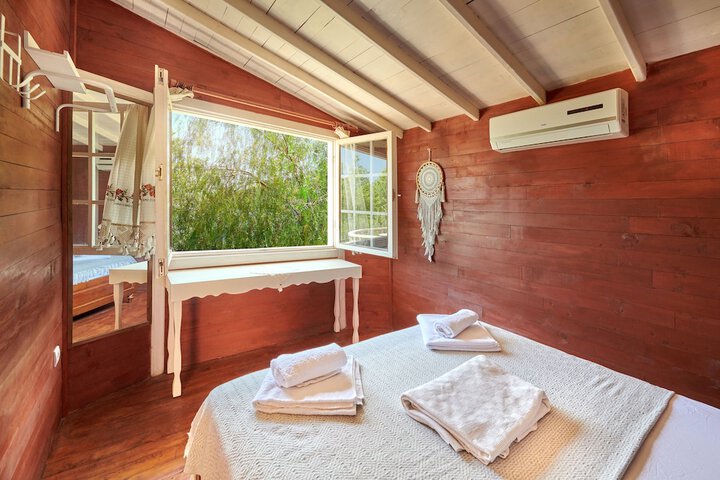 Room 2 of 24