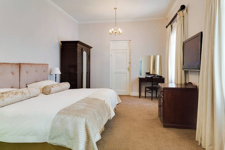 Room 8 of 37