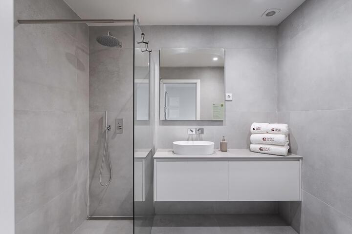 Room 15 of 32