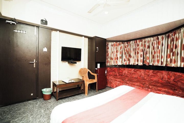 Room 17 of 27