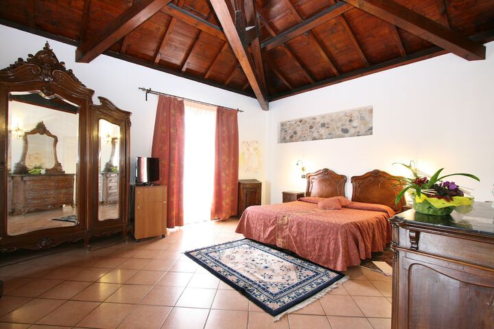 Room 4 of 123