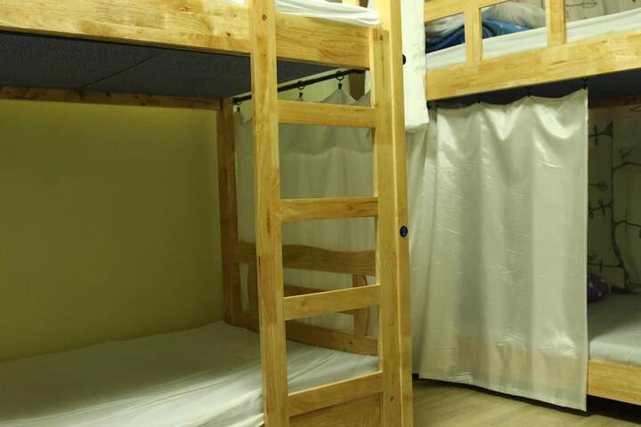 Room 17 of 41